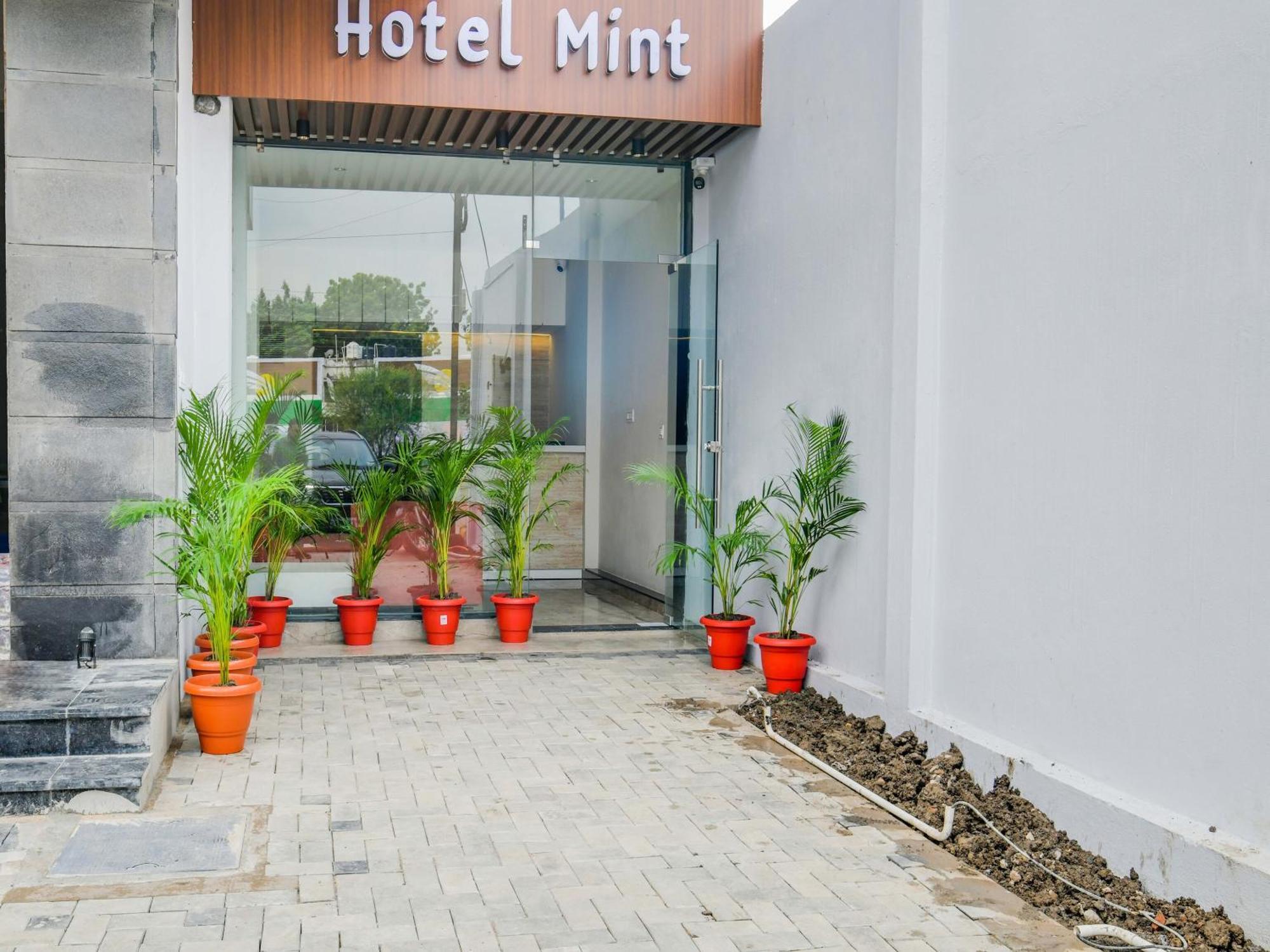 Collection O Hotel Mint Indaur Exteriér fotografie