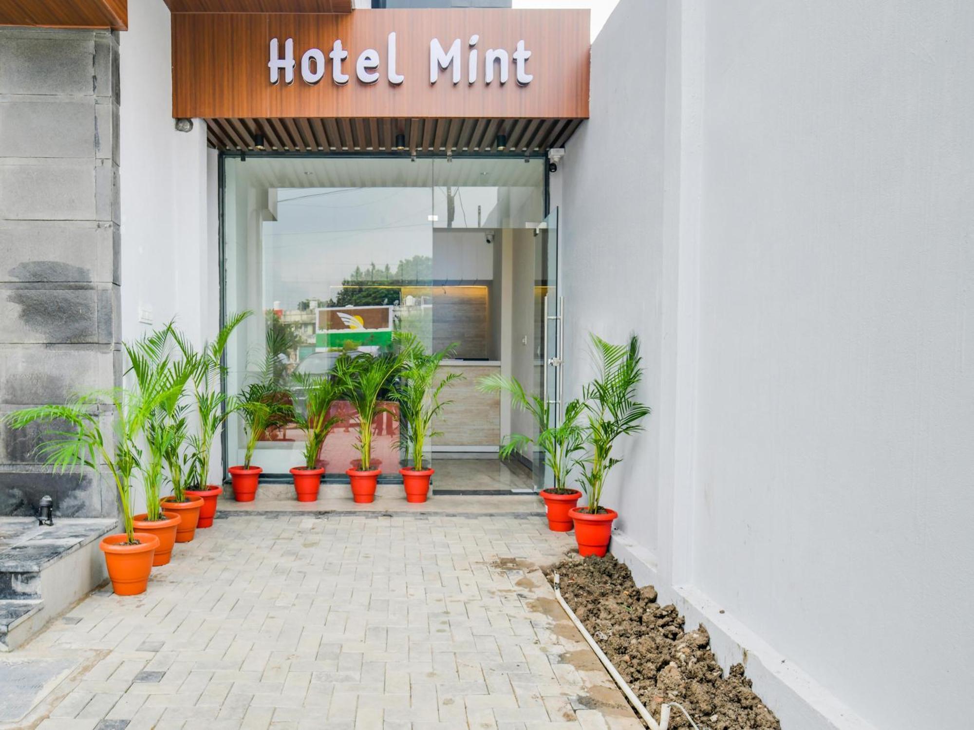 Collection O Hotel Mint Indaur Exteriér fotografie