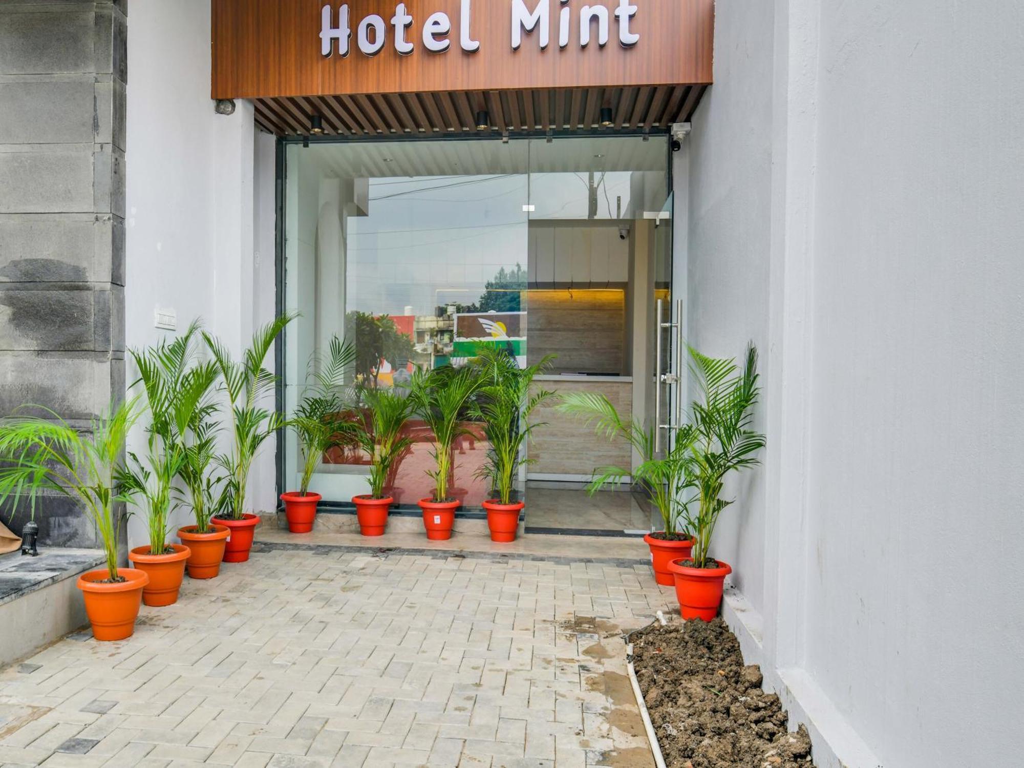 Collection O Hotel Mint Indaur Exteriér fotografie